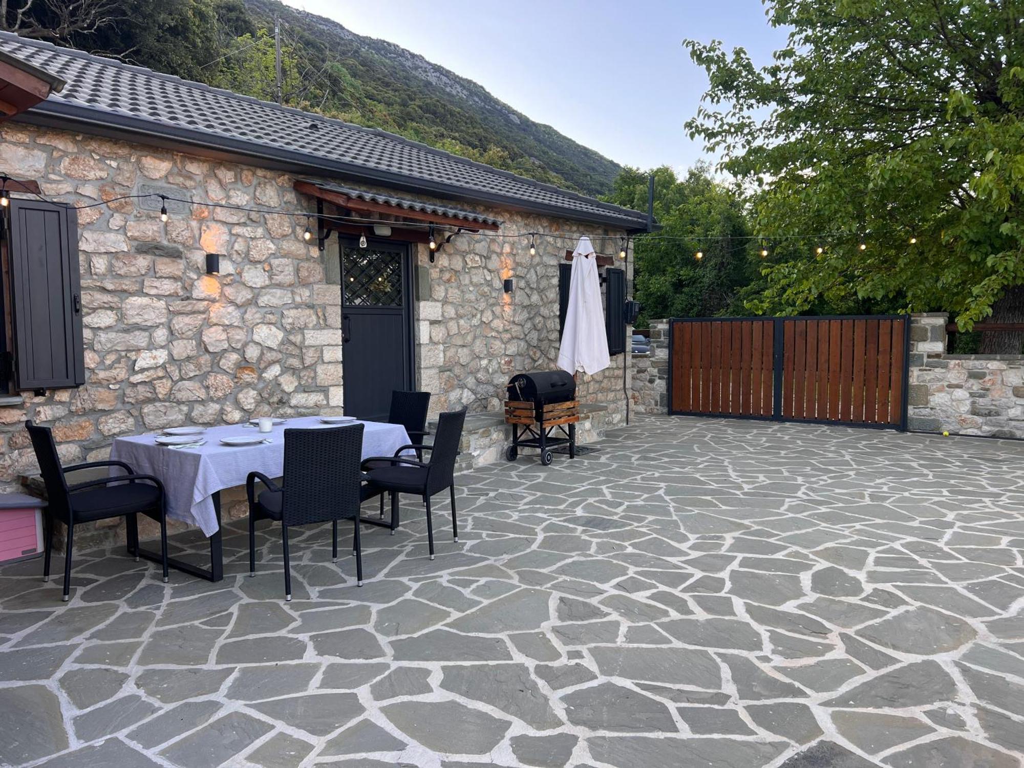 Gasthaus Tovouno Plaka  Exterior foto
